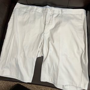Excellent Condition Nike Golf Shorts size 38